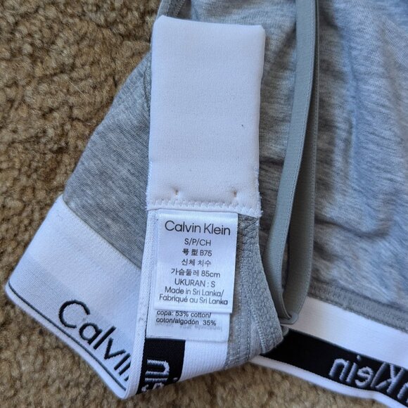 Calvin Klein Unlined Bra - Picture 2 of 4